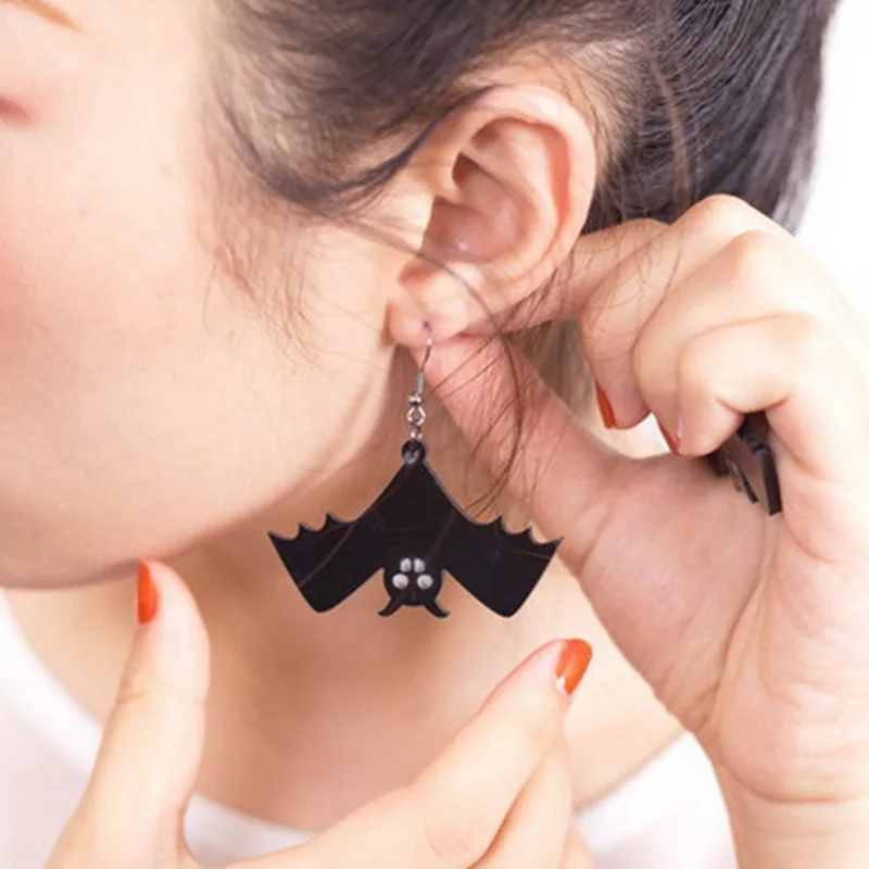 

1 Pair Fashion Stud Earrings Hot Girl's Vintage Retro Black Halloween Black PU Leather Bat Hook Earring Dropshipping