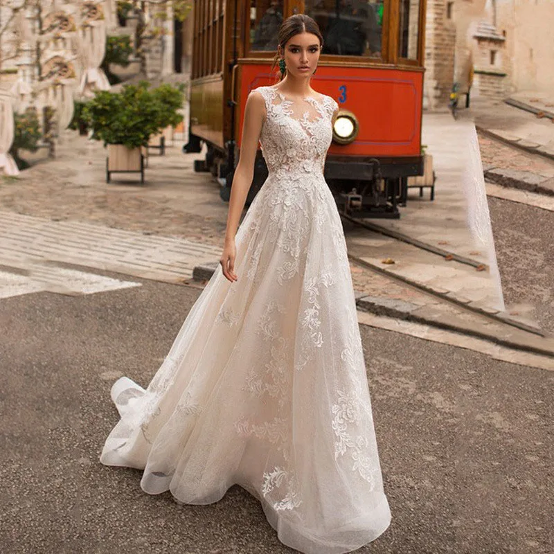 Boho Wedding Dresses Lace Sweep Train Covered Button Illusion Back Elegant Lace A-Line Bridal Gown vestido de noiva