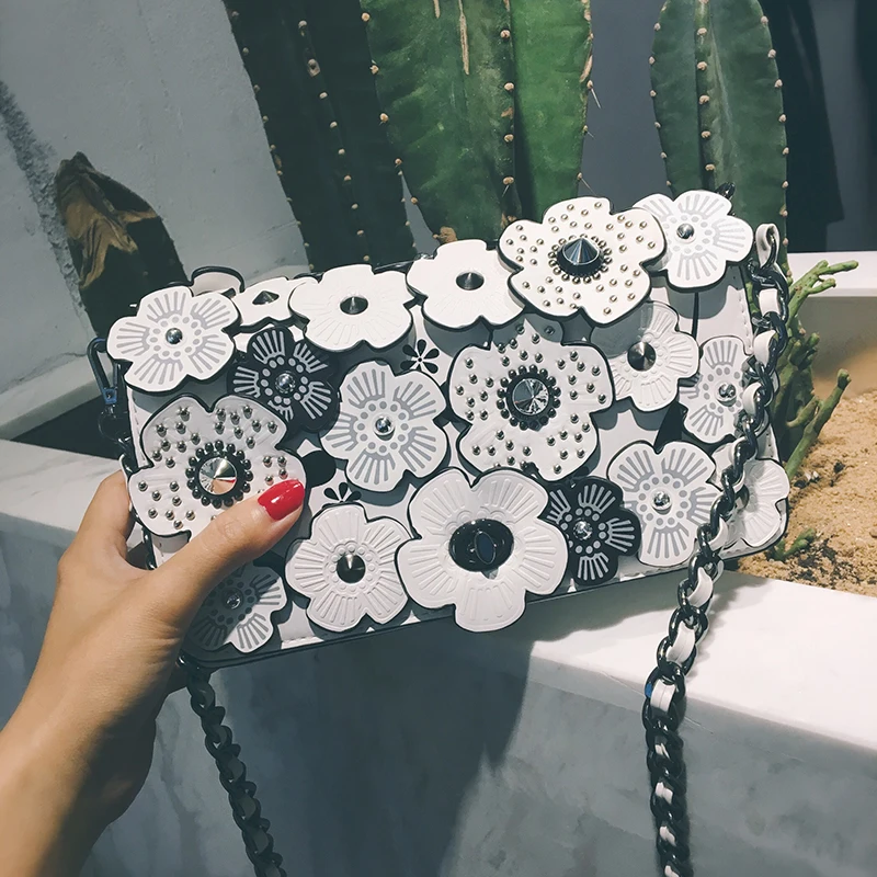 

2019 Women Handbags PU Leather Three-dimensional Flowers Rivets Chains Camellia Lady Hand Bag Flap Shoulder Crossbody White Bags