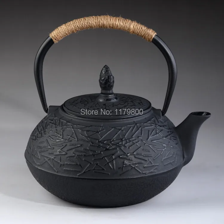 

Japanese Style Cast Iron Kettle Tetsubin Teapot With Strainer 0.9L/30oz Water Capacity Black color