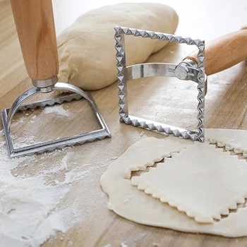 

New Italian Round and Square Pasta Cutter Kitchen Pasta Mold Tool Ravioli Stamp Cutter With Beach Wooden Handle