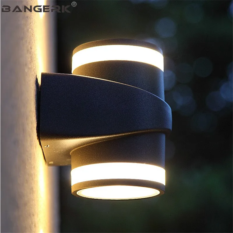 Modern Dış Duvar Lambası Yukarı Aşağı KOÇANı LED Sundurma Işıkları IP65 Modern Dış Duvar Lambası Yukarı Aşağı KOÇANı LED Sundurma Işıkları IP65