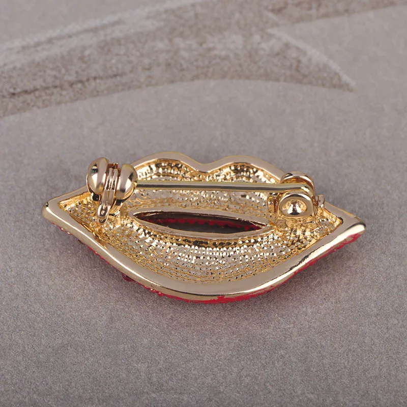 Blucome Fashion Red Lips Shape Brooch Crystal Alloy Gold Color Jewelry Pins Women Girls Suit Dress Scarf Bag Accessories Gifts