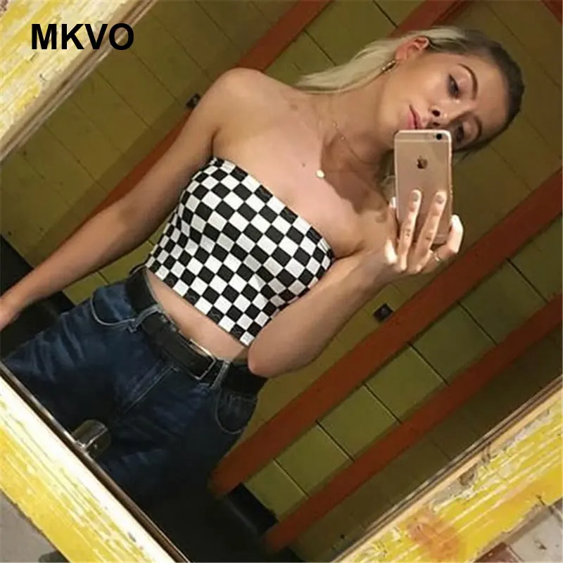 Женский укороченный топ в клетку черный и белый классический с принтом