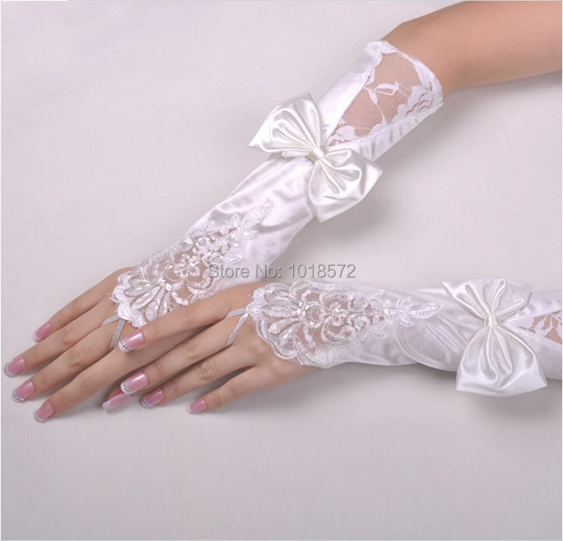 

Hot Sale 2014 New Fashion Bridal Gloves with Lace Appliqued Bow Wedding Dress Elegant White/Ivory/Red Wedding Accessories