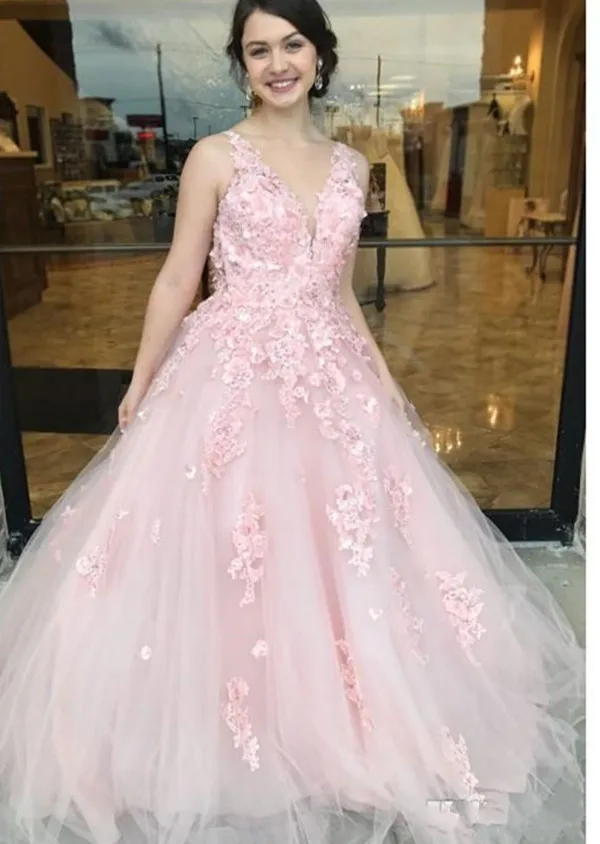 2018-a-line-tulle-evening-dresses-wear-v-neck-3d-floral-lace-applique-beaded-sleeveless-backless-sweep-train-custom-party-pageant-prom-gowns (1)