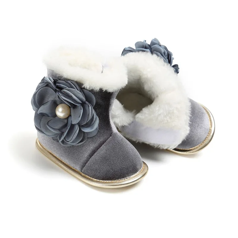 Новорожденных для маленьких девочек ботинки малыша сначала ходунки мягкое Arctic бархат подошва цветок кроватки обувь теплые