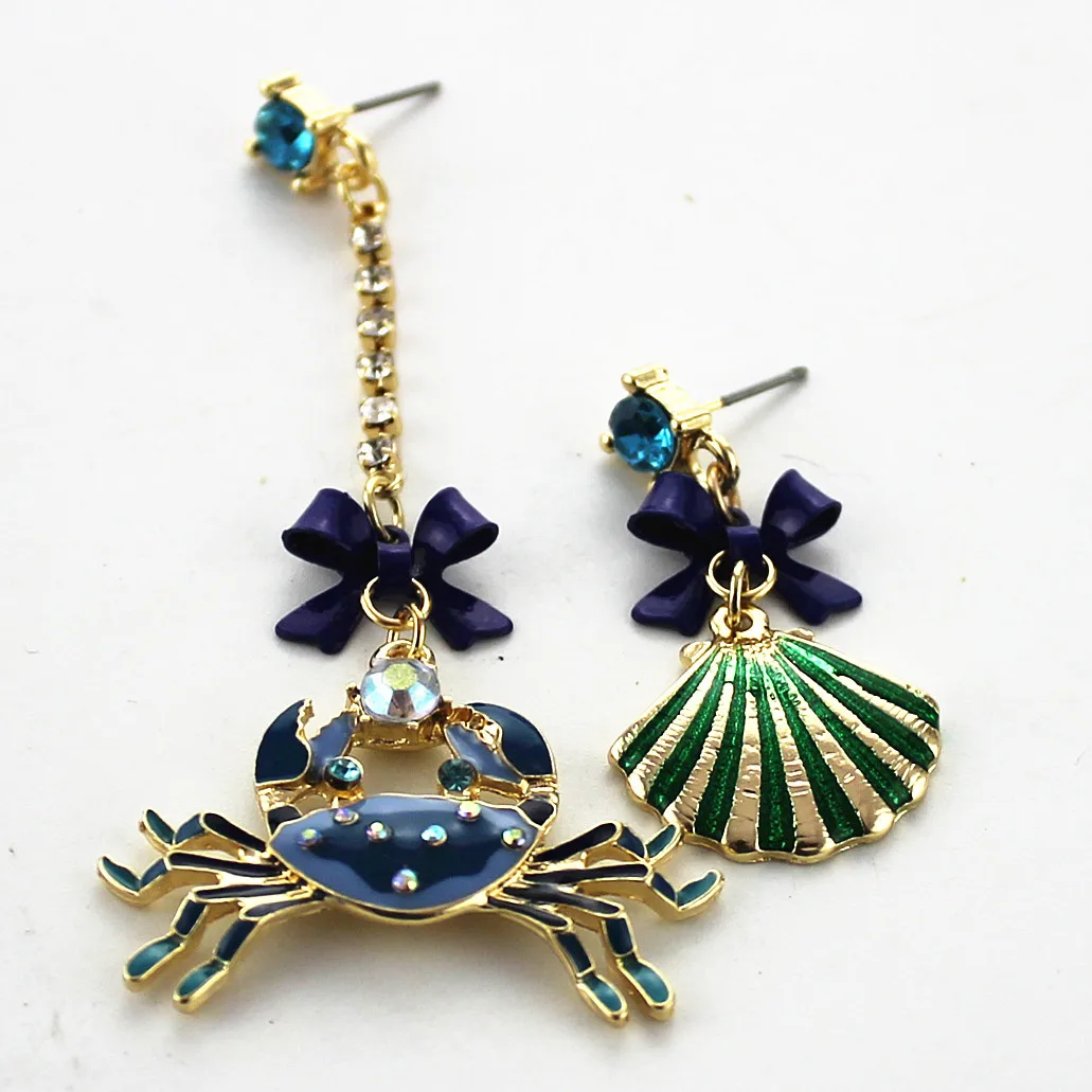 Animal Crab Shell Asymmetry Earrings With Gold Color Clear Crystal Stud