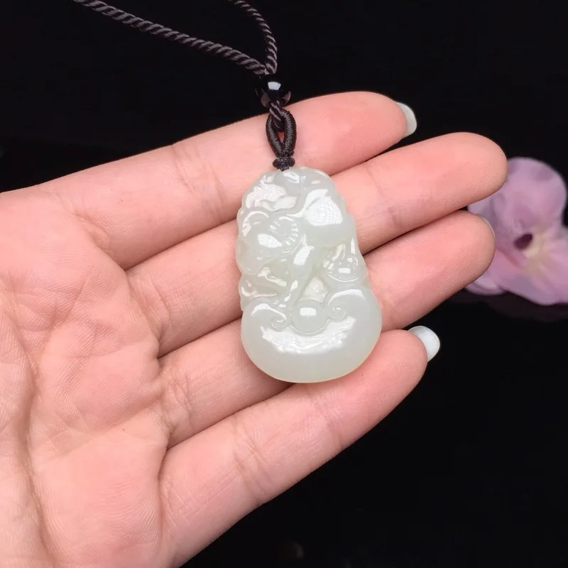 

2019 Natural Pendant Reiki Yu Xuan, Authentic Guarantee Hetian Chinese Zodiac Ox Benmingnian Necklace Pendant With Certificate