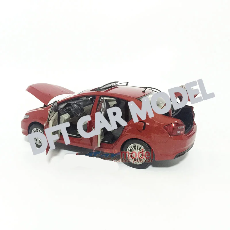 Масштаб 1:18 игрушечные автомобили из сплава модель городского автомобиля 2012
