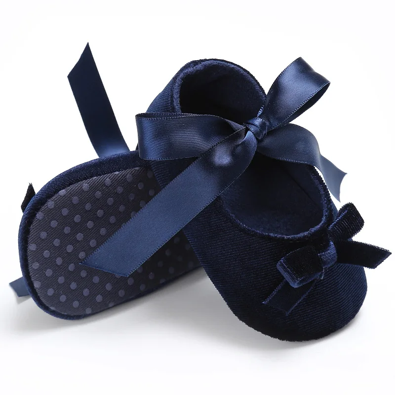 Нескользящие Детские ботиночки для новорожденных и малышей для девочек на мягкой подошве, шелковая Тканевая обувь для кроватки, Walkers0-18M для малышей