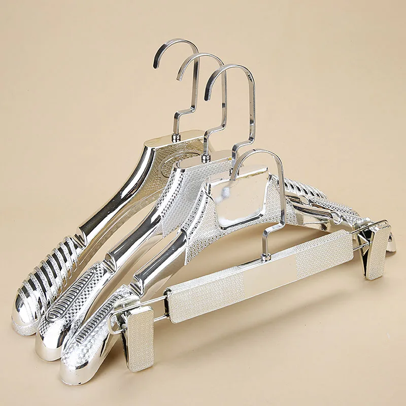 

10 pcs/lot Plastic Clothes Hangers with Coating Film for Garment Shop Display Anti-skid with Wide Shoulder for Men Women