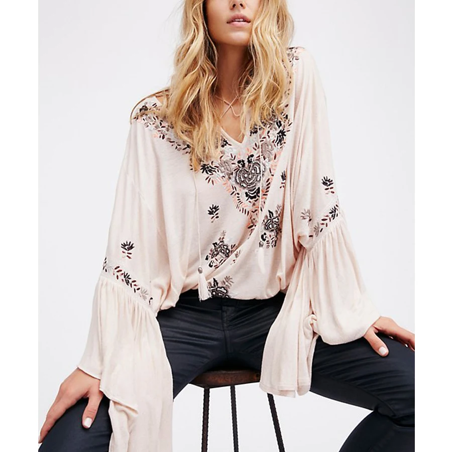 Блузка в стиле бохо 2017 с цветочной вышивкой расклешенными рукавами V образным