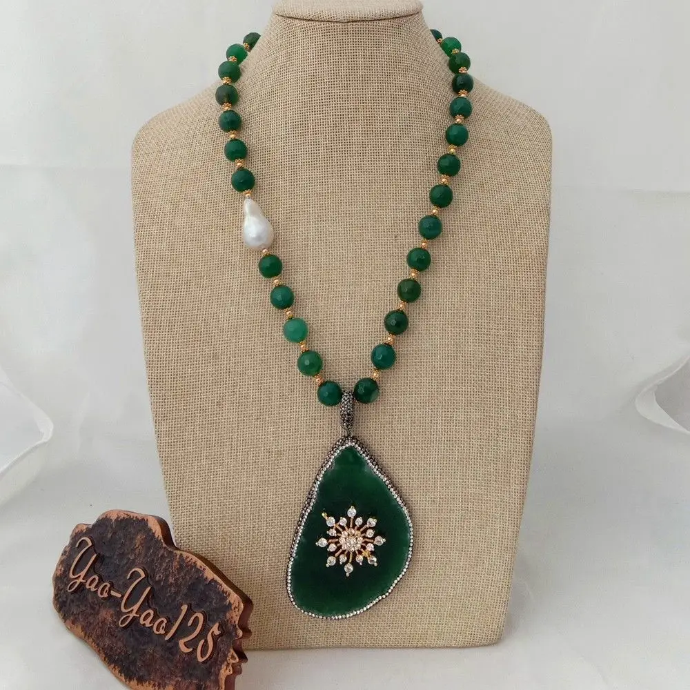 

N012906 22" Green Gems white Keshi Pearl Necklace Stone Slice Pendant
