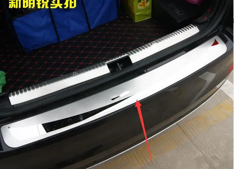 

1 piece For Skoda Octavia 2014 -2018 A7 Stainless Steel Rear Trunk Bumper Protector Rear Scuff Plate Rear Door Sill