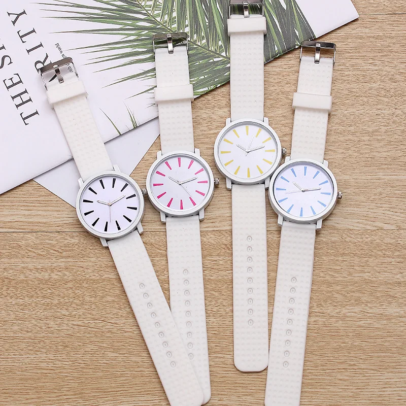 

Silicone Women Watch Black and White Sports Quartz Watches Lovers Jelly Casual Simple Women Wrist Watch Clock Relogio Feminino