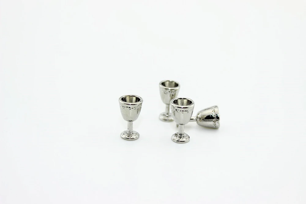 4Pcs 1/12 Dollhouse Miniature Accessories Mini Metal Wine Glass Simulation Furniture Mug Model Toys for Doll House Decoration 4Pcs 1/12 Dollhouse Miniature Accessories Mini Metal Wine Glass Simulation Furniture Mug Model Toys for Doll House Decoration