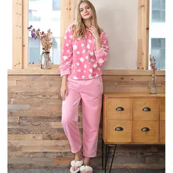 2018 Новинки для женщин коралловые бархат пижамы комплект в горошек бархат, фланель пижамы женские домашняя одежда зимние теплые с длинным