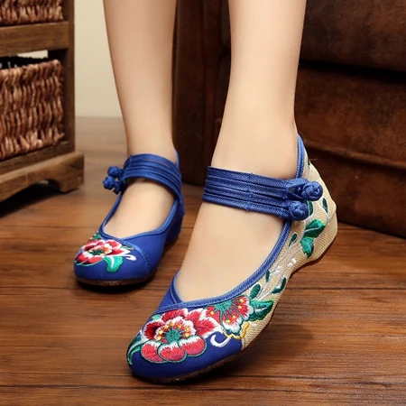 Veowalk/Весенняя женская Тканевая обувь ручной работы в стиле «Старый Пекин»; повседневная женская танцевальная обувь на плоской подошве с вышитыми цветами в китайском стиле; zapatos mujer - Цвет: 2