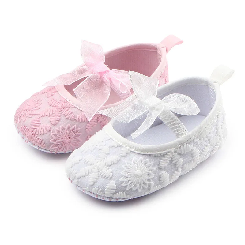 Милые бантики; обувь для маленьких девочек; кружевная мягкая подошва с цветочным рисунком; обувь для малышей; детская кроватка для новорожденных девочек; ботинок