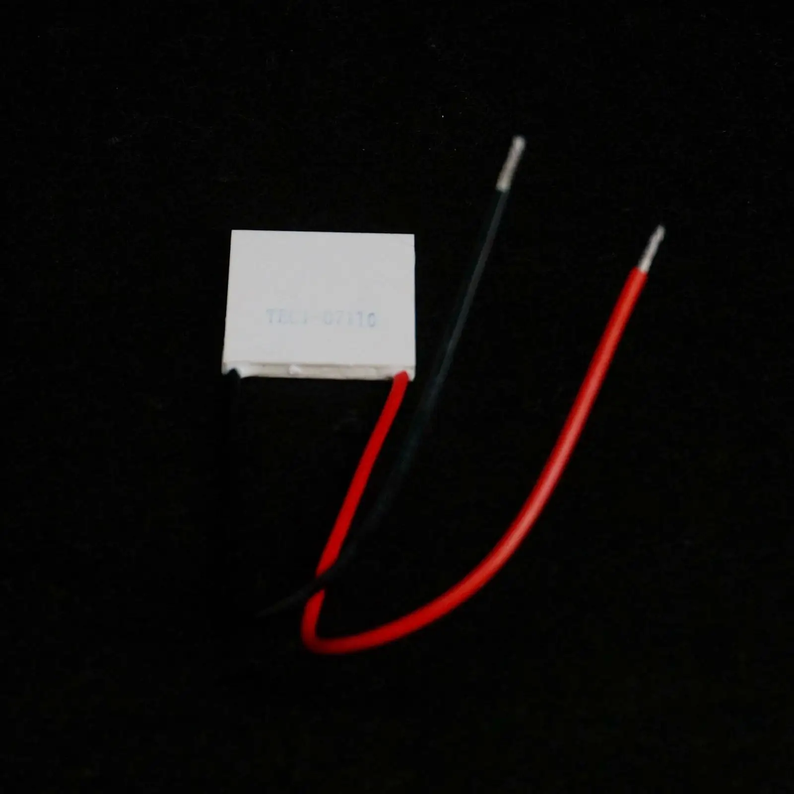30x30x3.4mm 10A 8.4V 47.3W TEC1-07110 Thermoelectric Cooler Peltier Heatsink