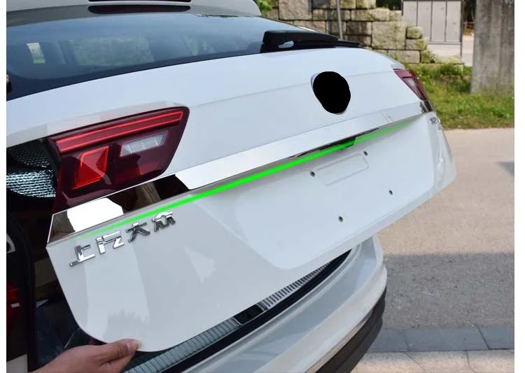 Ceny Ze stali nierdzewnej tylny ogon pokrywa bagażnika Molding pokrywa zgrabna akcesoria car styling dla 2016 2017 2018 Volkswagen VW Tiguan mk2