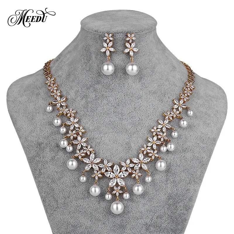 

Bride's Necklace Earrings suit wedding jewelry suit pearl flower-shaped zircon necklace suit
