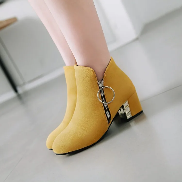 

Big Size 11 12 13 14 15 16 17 Lady's ankle boots with thick square heels and high rounded toes Suede Hand Metal decoration