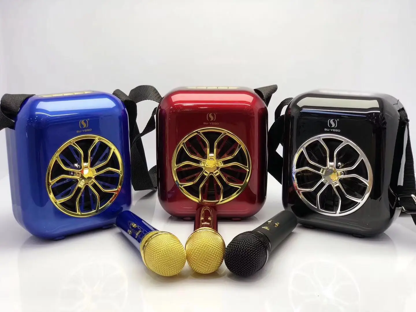 

A20 Portable Outdoor Bluetooth Speaker + Microphone Combination, Light and Easy to Carry, Suitable for Family Party Outdoor KTV