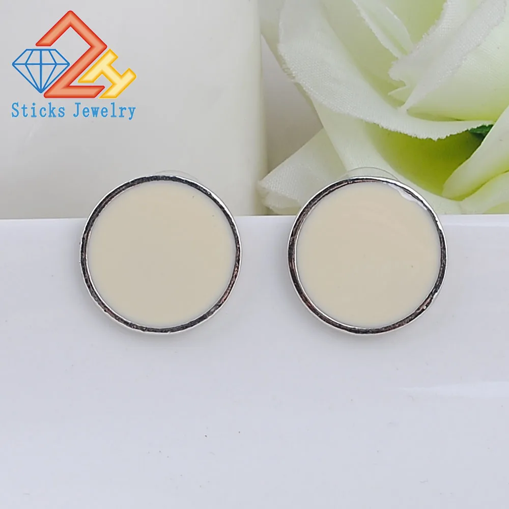 

KC gold plated 20mm light beige painted oil earrings