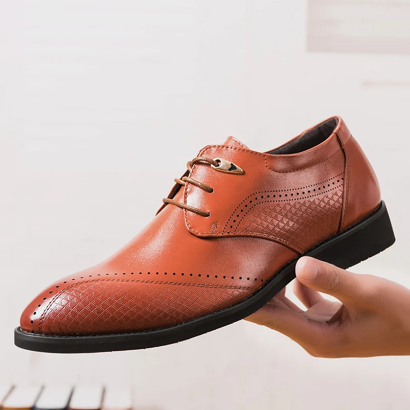 

Fashion Leather shoes Men Dress Shoe Pointed Oxfords Shoes For Men Lace Up Designer Luxury Men Formal Shoes 2019 25D50