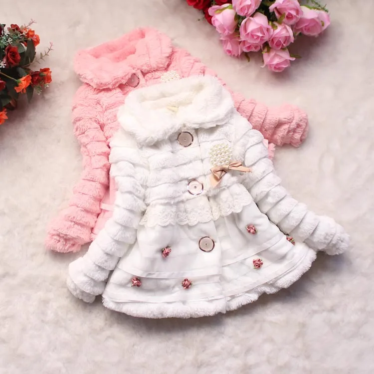 Модное флисовое пальто с жемчугом на холодную зиму, милое пальто с искусственным мехом для маленьких девочек, кружевные куртки для Новорожденный ребенок