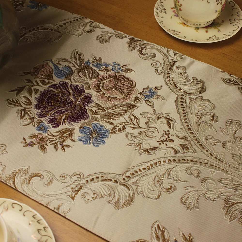 TC193_table_runner_10