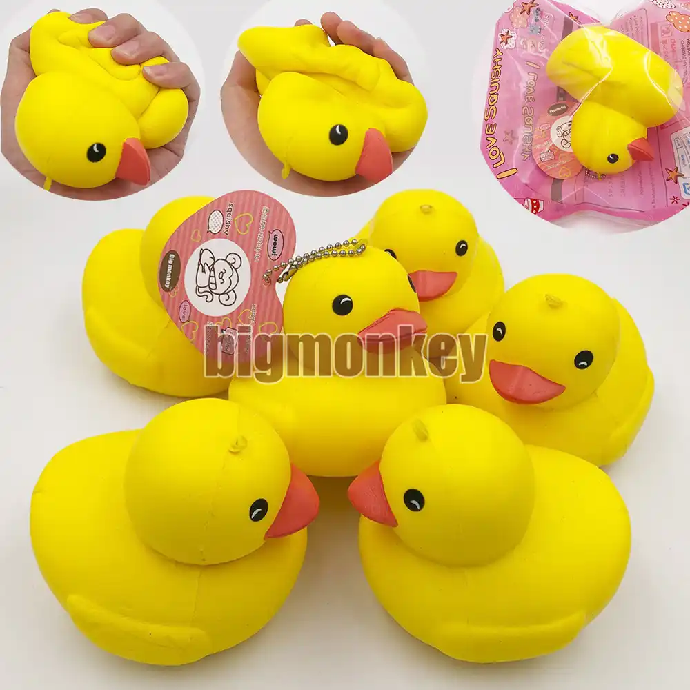 jumbo rubber duck