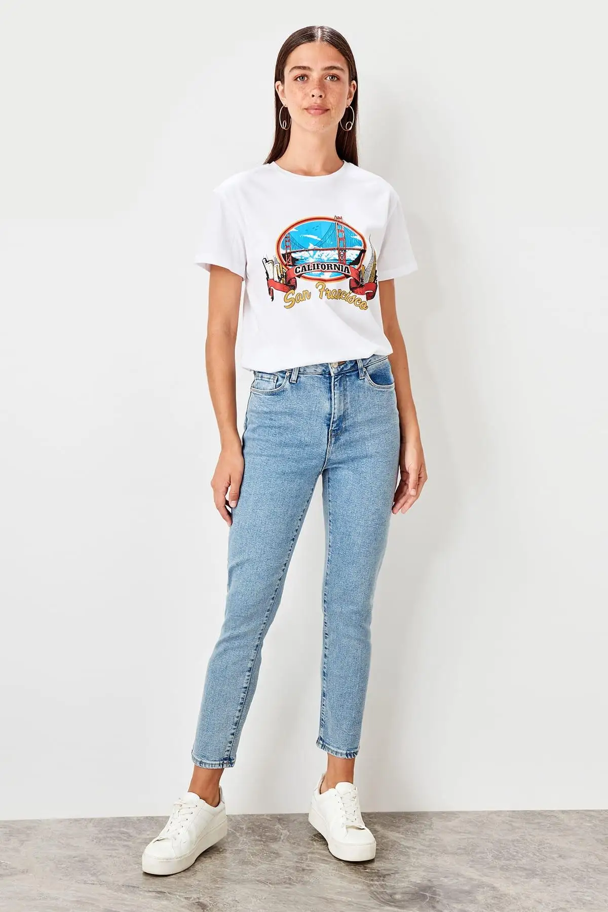 Skup Trendyol Indigo wysokiej Bel zrelaksowany dżinsy dla mamy TWOAW20JE0009