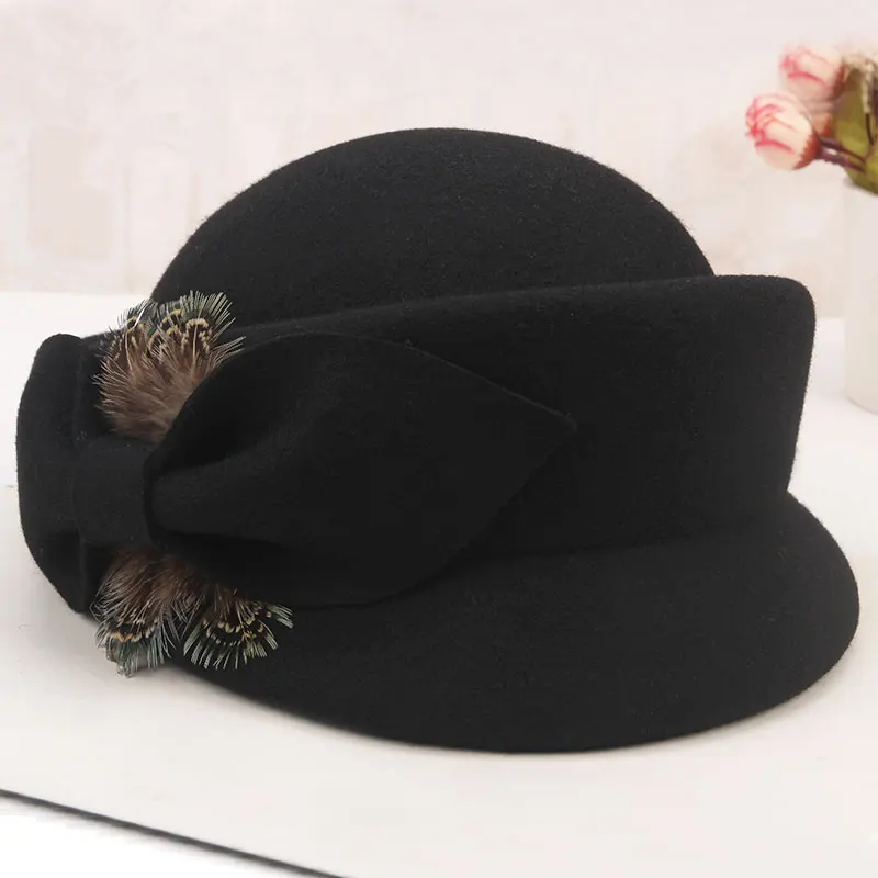 Шерстяная шляпа для девочек; женская шапка; сезон осень-зима; Модная элегантная шапка с бантом из перьев; шерстяная шапка для отдыха для студентов; берет; шерстяная теплая шапка; B-8687 - Цвет: Черный