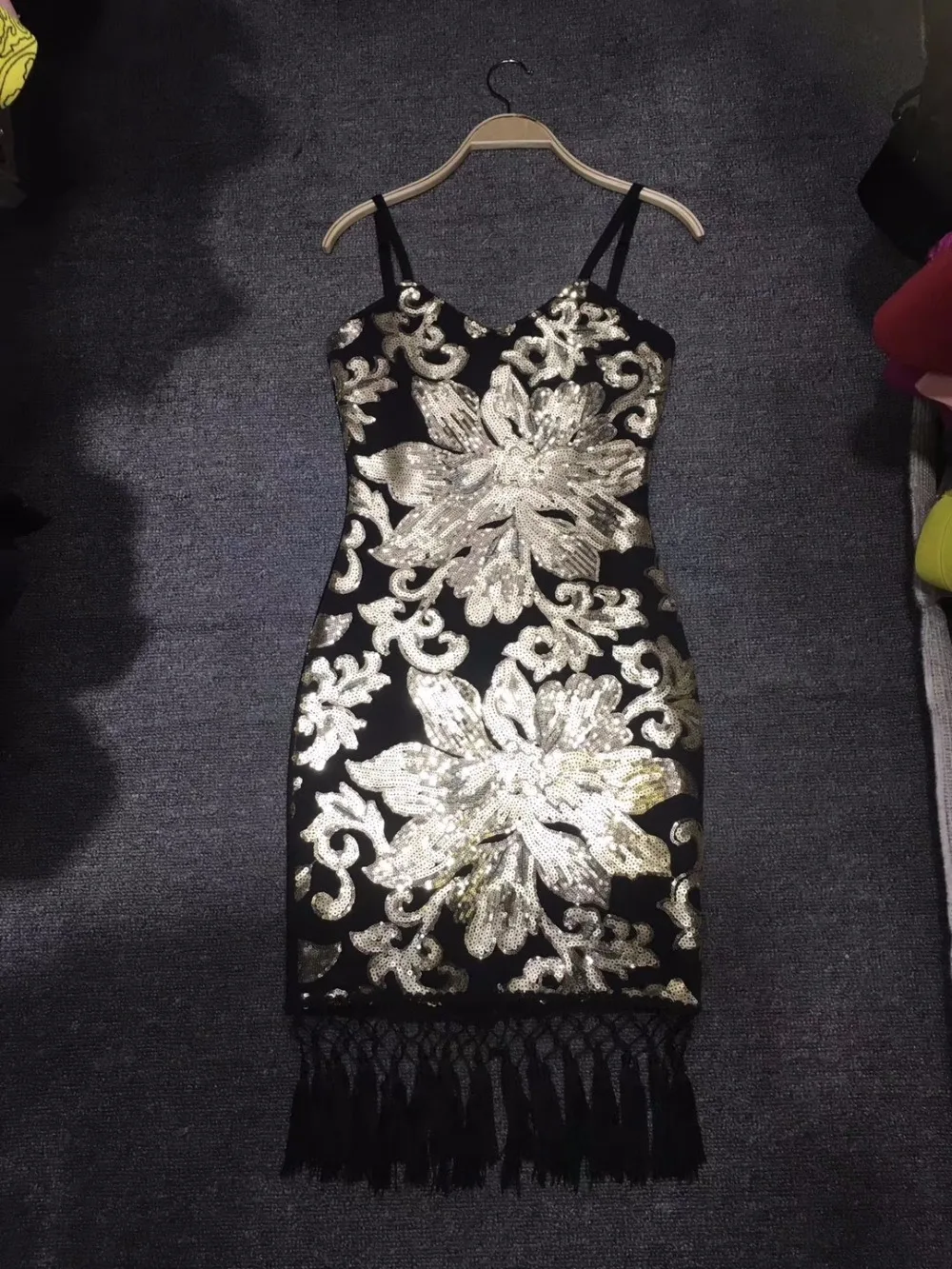 

Size SML Celebrity Bodycon Dress Sexy Clubwear Gold Sequin Dresses Party Vintage Black Bandage Dress