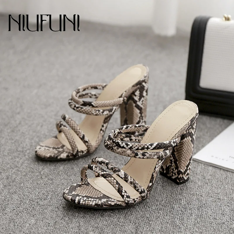 

Sexy Snake Pattern Round Head Women's Slippers NIUFUNI Summer Women Sandals New Fashion Thick High Heels Fashion Ladies Shoes