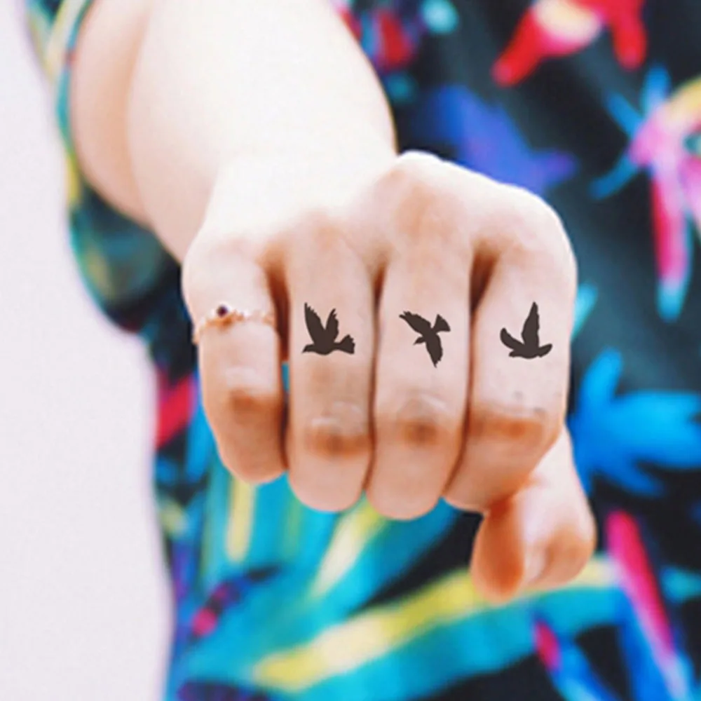 

1 Sheet Creative Waterproof body plantilla Tattoo Paste Paper Pattern Women Men Body Arm Art Temporary Tattoo Sticker Cool stuff