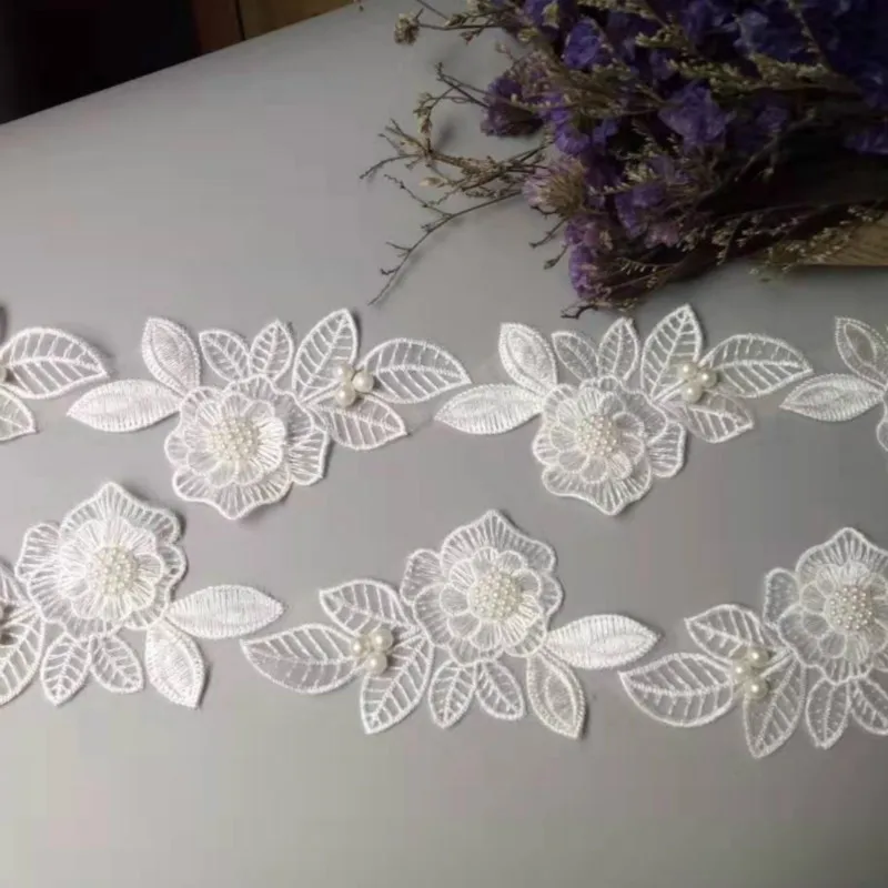 Aplique de cinta de encaje bordado con cuentas hechas a mano, hoja de flor de perla blanca, vestido de novia, artesanía de costura DIY, caliente, 2 yardas