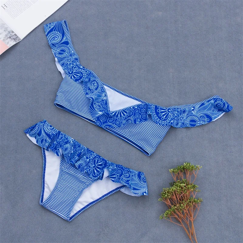 

2018 European and American women's swimwear, lotus leaf, flying edge, sexy striped printed screen, high waist bikini suit.