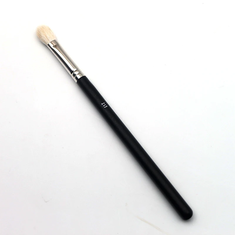 

Feature Wood handle Luxuriously Soft Densely Natrual Fibre Oval Shape 217 Powder Cream Shading Blending Brush