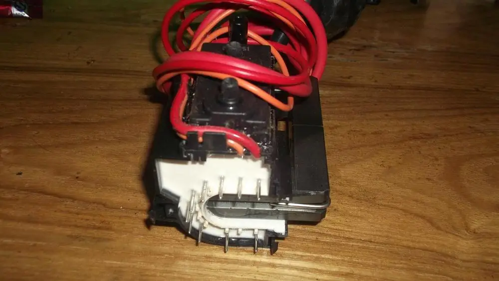 

BSC25-N0780        IGNITION COIL   TV     flyback transformer