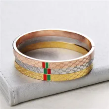 Fashion jewelry bracelet,
Titanium steel round bracelet,
Titanium steel accessories.