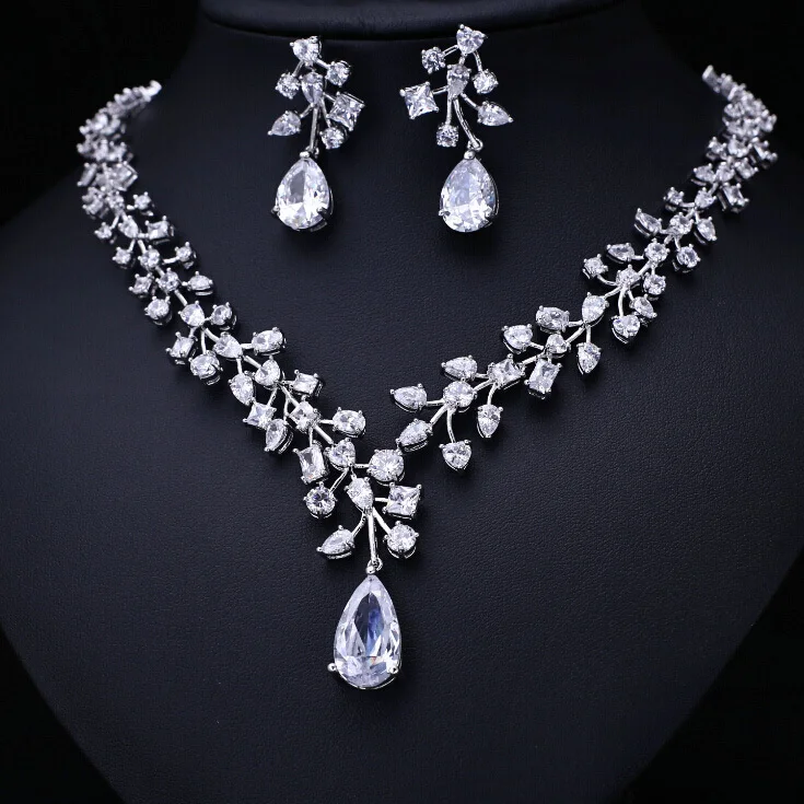 Luxury brilliant AAA cubic zirconia Clear zirconia flower and cirrus fashion style earring and necklace jewelry set