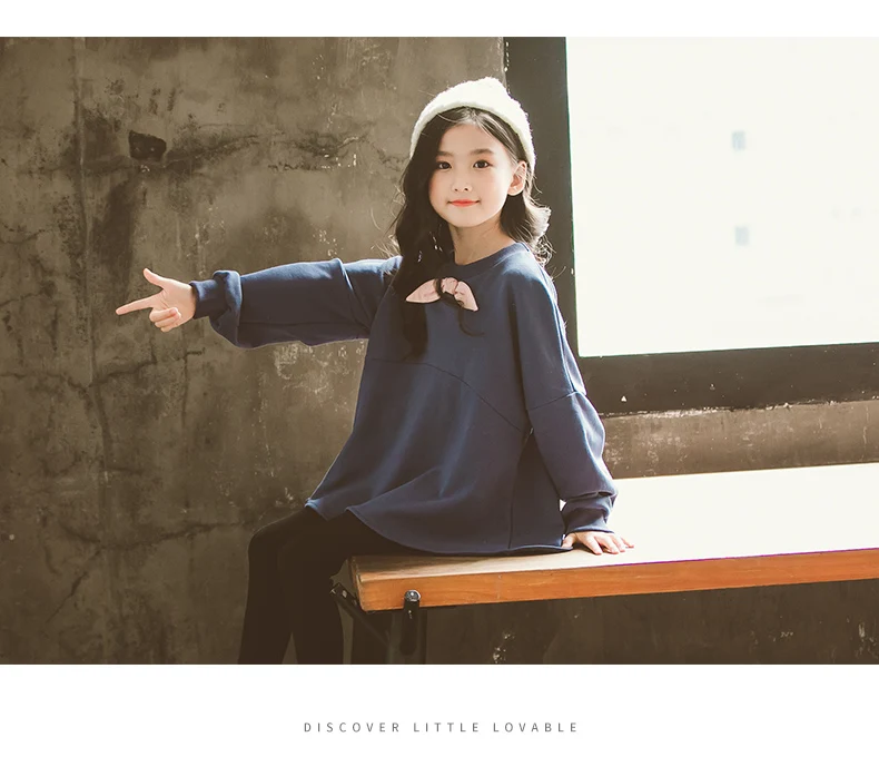 

Girls' clothing 2018 new Korean version of fashionable foreign style clothing autumn loose baby horn sleeves children's autumn