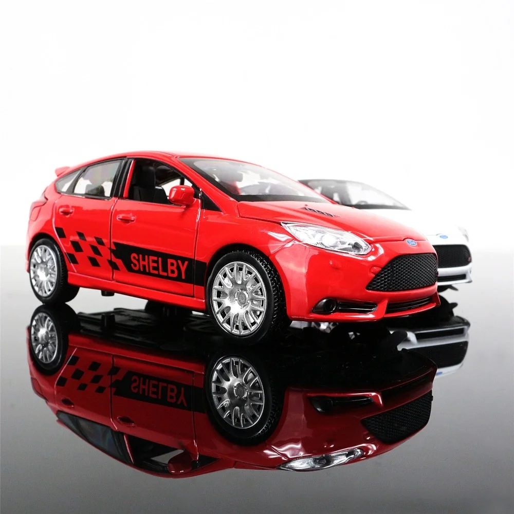 

1:32 Ford Focus Diecast Car Model Pull Back Toy Car Model Electronic Car with light&sound Kids Toys Gift Free Shipping