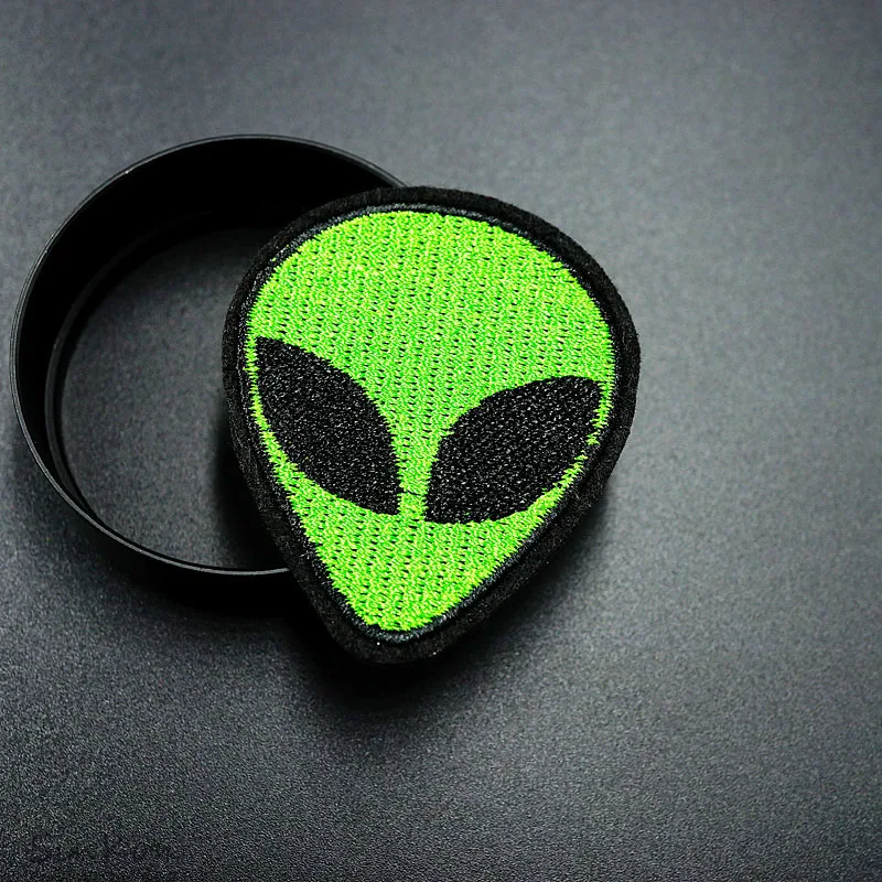 Нашивка Alien с вышивкой (Размер: 4 3x5 2 см) аппликация для шитья помощью утюга значок
