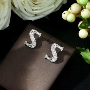 HIBRIDE мини A-Z Pendientes Iniciales серьги с буквами милые серебряные ювелирные изделия креативные подарки для женщин серьги для девочек E-458 - Окраска металла: S