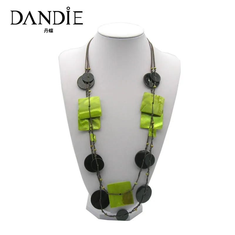 

Dandie Spring New Fashion Handmade Necklace With Round And Green Square Shell Decoration